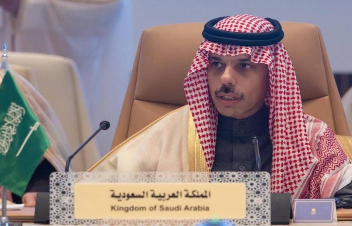 مباشر السعودية | وزير الخارجية السعودي يؤكد ضرورة الحفاظ على مؤسسات الدولة السورية ورفع العقوبات